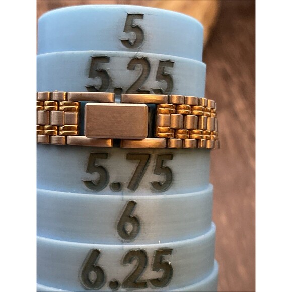 Disney Mickey Mouse Women’s LORUS Watch Quartz Two Tone Stainless Silver - Picture 3 of 9